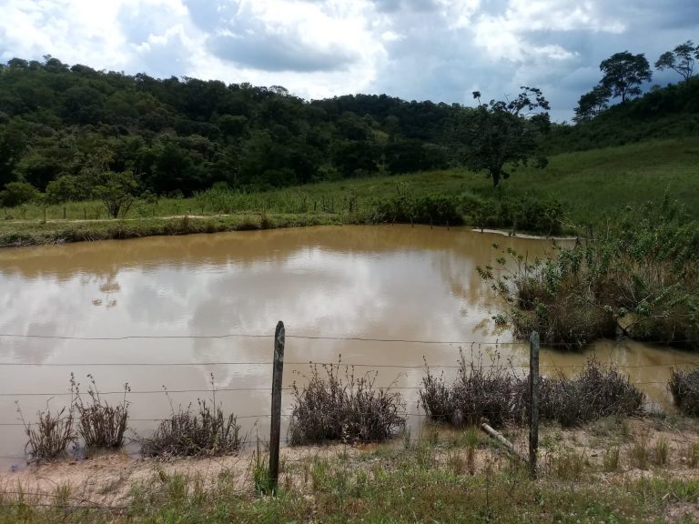 Vende-se excelente Fazenda, região Palmital Vende-se excelente Fazenda, região Palmital