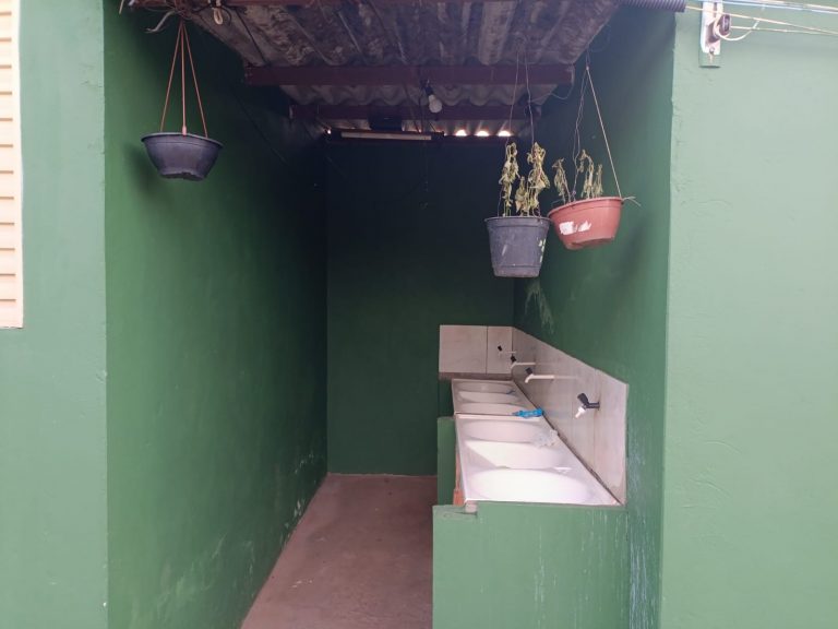 VENDO LOTE COM 9 KITNETS –  R$400.000,00 VENDO LOTE COM 9 KITNETS –  R$400.000,00