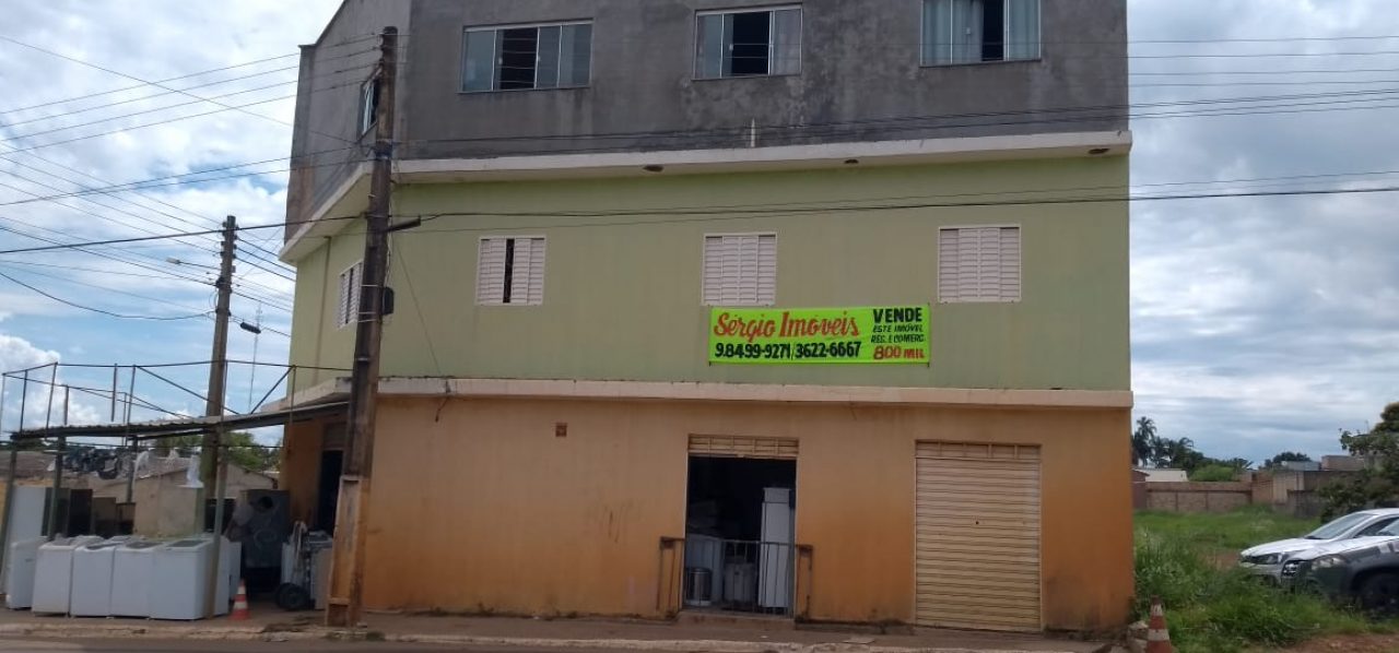 Vende-se um Prédio residencial e comercial, Setor Leste