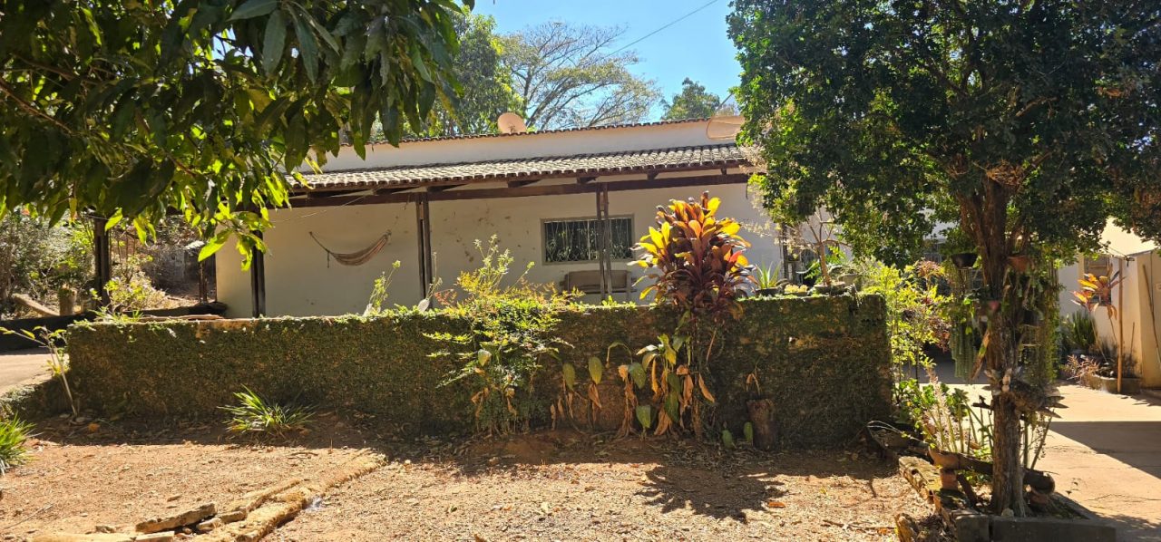 VENDO AREA NA RUA JOSE DE MELO